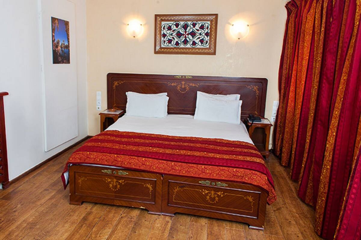Minibar, blackout drapes, iron/ironing board (on request), cribs (free)