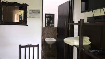Habitación triple estándar, varias camas, no fumadores | Wifi gratis y ropa de cama