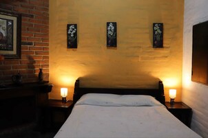 Classic Double Room, 1 Double Bed, Non Smoking | Free WiFi, bed sheets