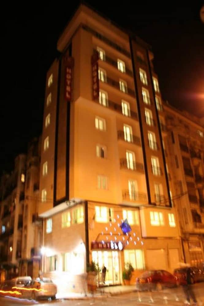 Hotel II Horloges Oran image