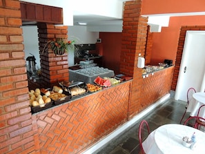 Free daily buffet breakfast
