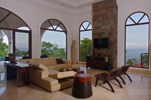 Luxury Penthouse, 3 Bedrooms, Ocean View | Executive lounge - Casa Blanca (Tárcoles)