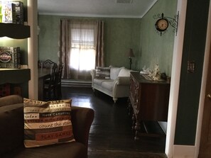 Smart TV, fireplace, books