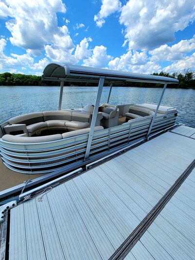 Beautiful Historic Tudor Mansion with sandy Private Beach