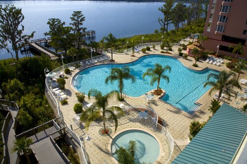 Luxury Apartment * JACUZZI * Lake Views * Close to Disney
