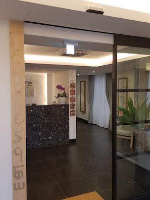 Interior entrance - Namyangju Bukhangang Dolce Casa Hotel (Namyangju)