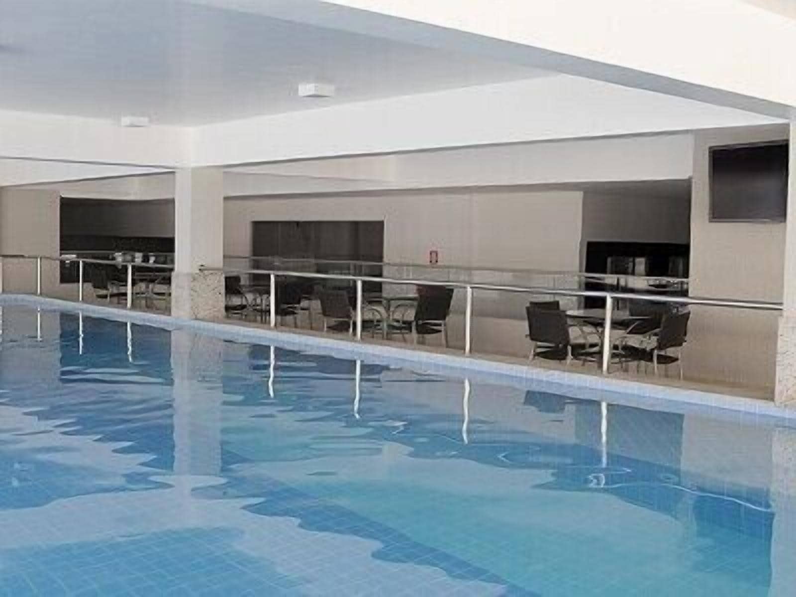 Piscina interna, piscina externa