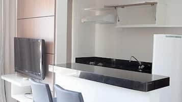 Fridge, microwave, stovetop, blender
