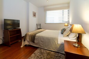 2 makuuhuonetta, silitysrauta/-lauta, ilmainen Wi-Fi, vuodevaatteet