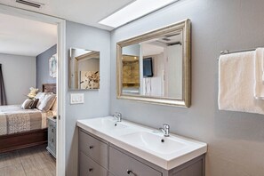 2 chambres, bureau, fer et planche à repasser, Wi-Fi