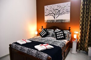 3 chambres, fer et planche à repasser, Wi-Fi gratuit, draps fournis