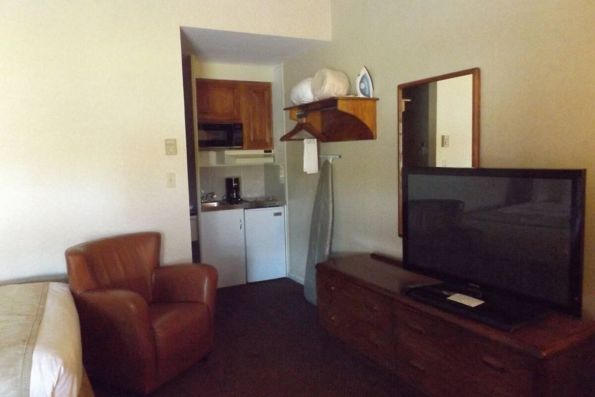 superior room, 2 double beds, non smoking, kitchenette | room amenity