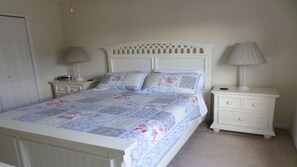 3 Schlafzimmer, Zimmersafe, BĂŒgeleisen/BĂŒgelbrett, Reisekinderbett