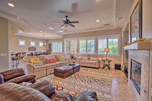 TV, fireplace, DVD player, books