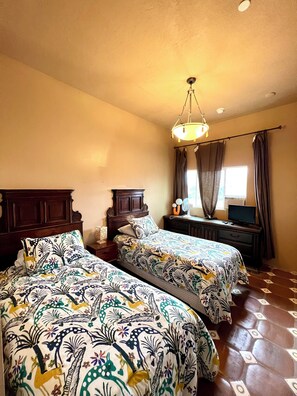 7 bedrooms, desk, iron/ironing board, travel crib