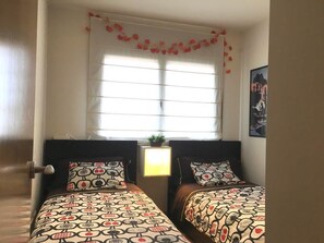 2 chambres, fer et planche à repasser, lit parapluie, Wi-Fi gratuit