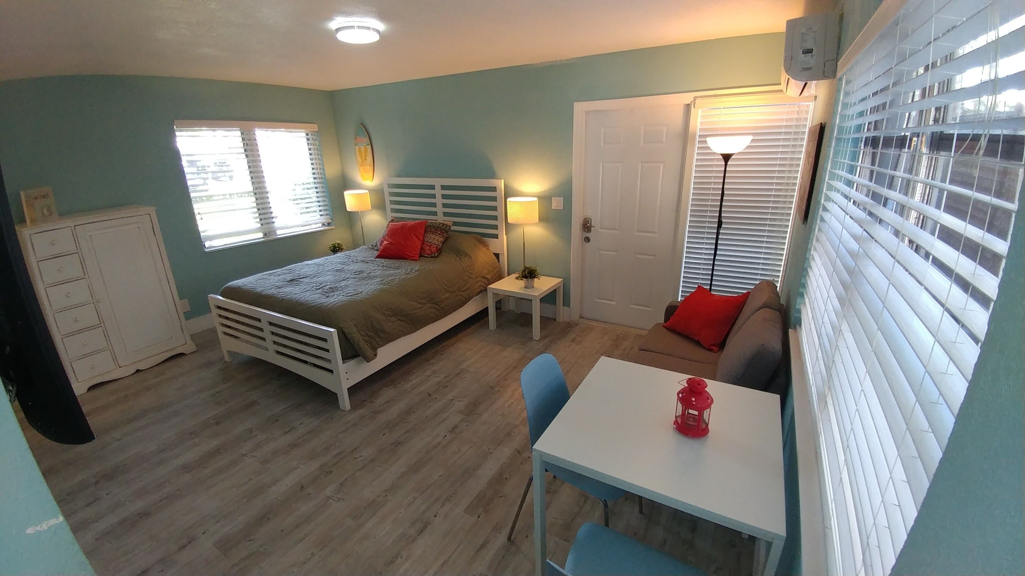 Studio, Full Kitchen, Cozy and Bright, New. Unit #5