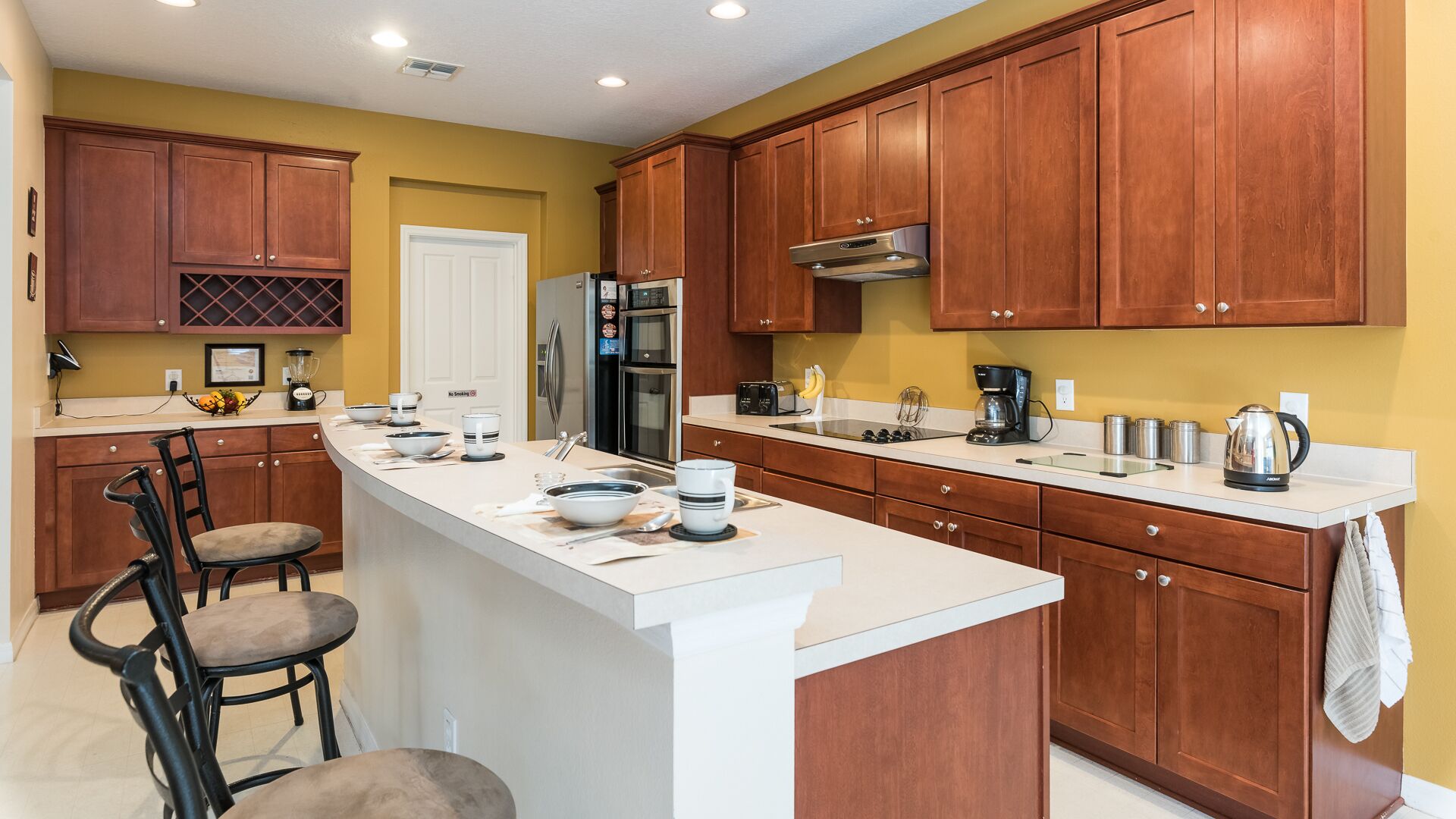 雪櫃、微波爐、焗爐、爐具