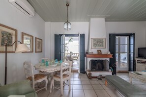 Villa, 4 Bedrooms | Living room | Flat-screen TV, Netflix - Villa SEAlia Elegantseasidein Spetses (Spetses)