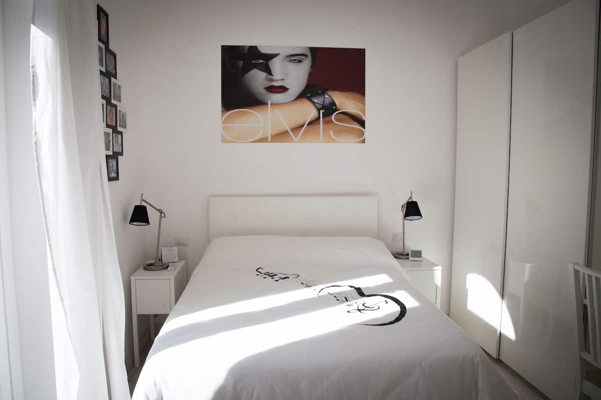Design Room, 1 Bedroom, Private Bathroom | Premium bedding, desk, WiFi (free), individually decorated