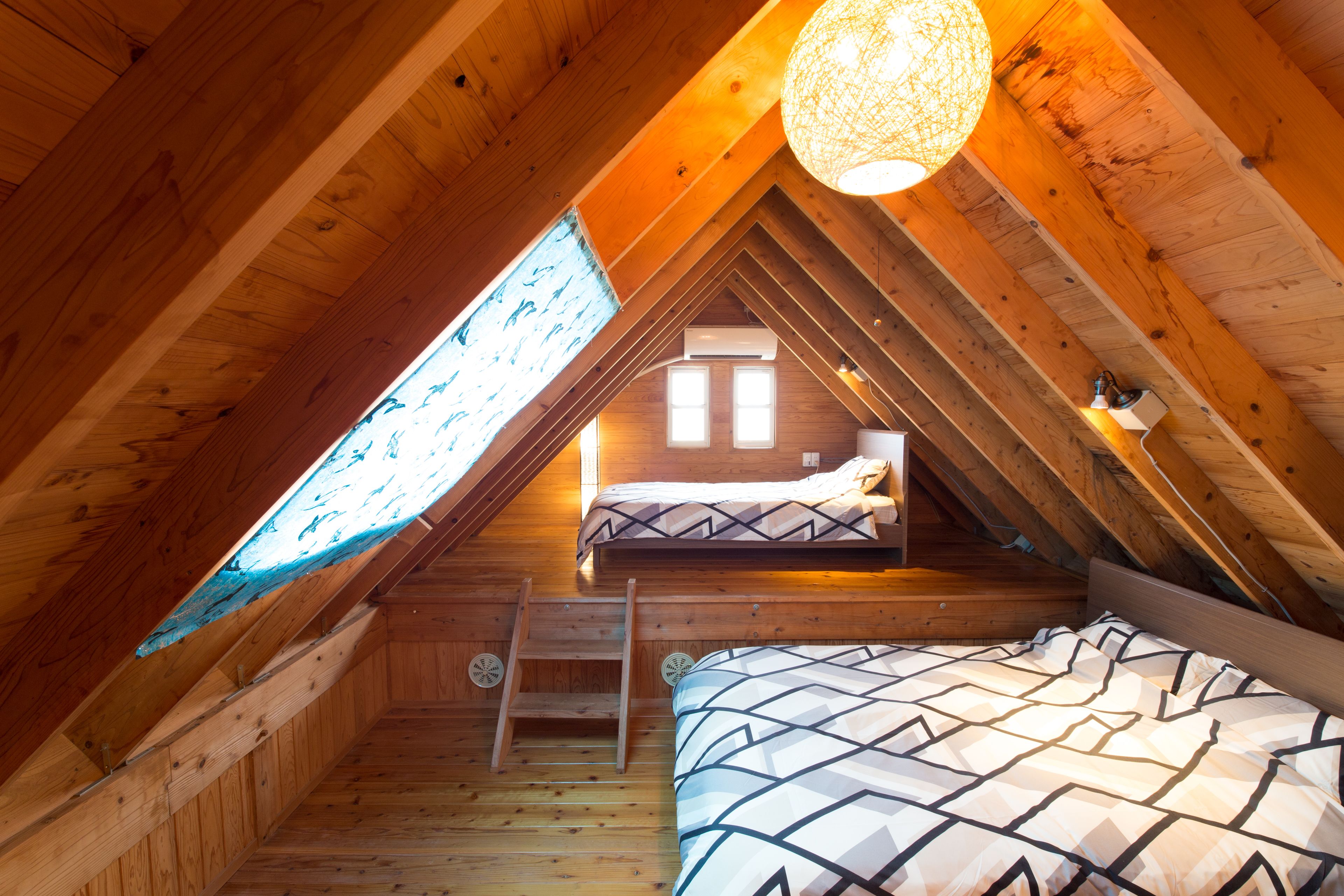 مكتب وواي فاي مجانًا وملاءات أسرّة