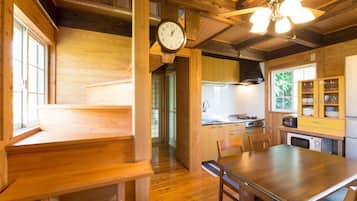 Maison (Private Vacation Home) | Coin séjour