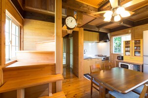 独立别墅 (Private Vacation Home) | 起居区