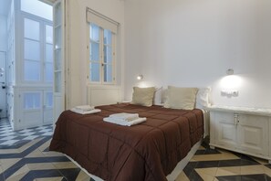 2 habitaciones, tabla de planchar con plancha y wifi gratis 