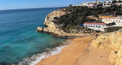 Coastal Benagil apartment. Rooftop & pool. Walk to beach, caves & restaurants