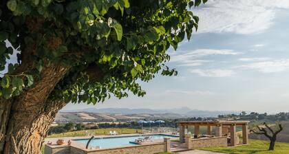 QUERCIA apartment, 210 sqm with shared swimming pool