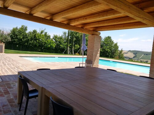 QUERCIA apartment, 210 sqm with shared swimming pool