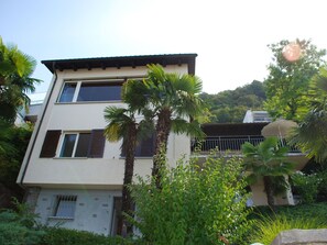 Exterior - Lovely apartment in villa with WIFI, private pool, TV, terrace, pets allowed and panoramic view (Lugano)