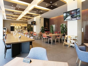 每日供应自助式早餐(需付费)