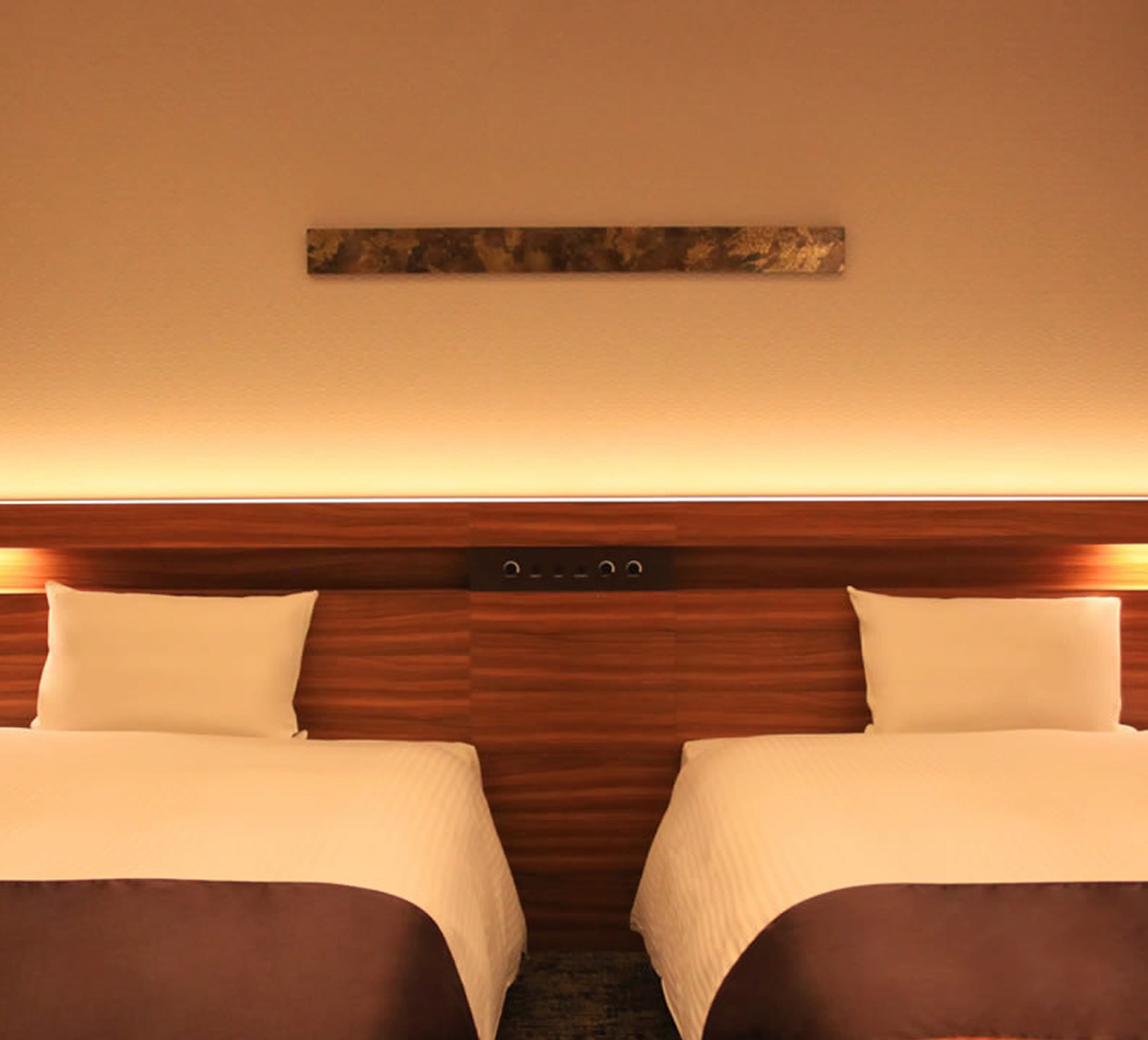 premium twin room, non smoking | desk, iron/ironing board, free wifi