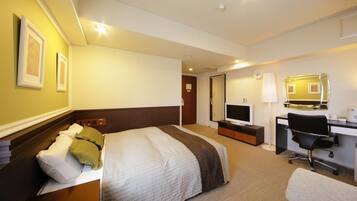 Double Room, Smoking | Iron/ironing board, free WiFi, bed sheets