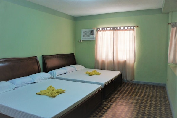 Family Villa | 3 bedrooms, rollaway beds, free WiFi - Sarmiento Guest house (Tagbilaran)