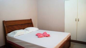 3 bedrooms, rollaway beds, free WiFi