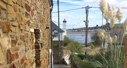 Appledore - Hispaniola Stunning 2 bed 2 bath, sleeps 4(+2) and PARKING!!!