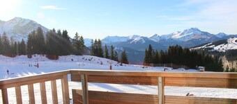 完全に改装された、山の角にある魅力的なMalinKiGaスタジオ 