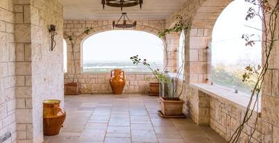 Luxury 3 Bed Villa Heated Pool, Seaviews, AirCon, Fast Wi-Fi,Near Historic Towns