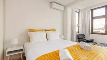 1 bedroom, iron/ironing board, travel crib, WiFi