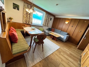 Smart TV, DVD player, table tennis, books - Cosy Apartment for 2 to 6 people with wonderful views, and exclusive garden (Seefeld)