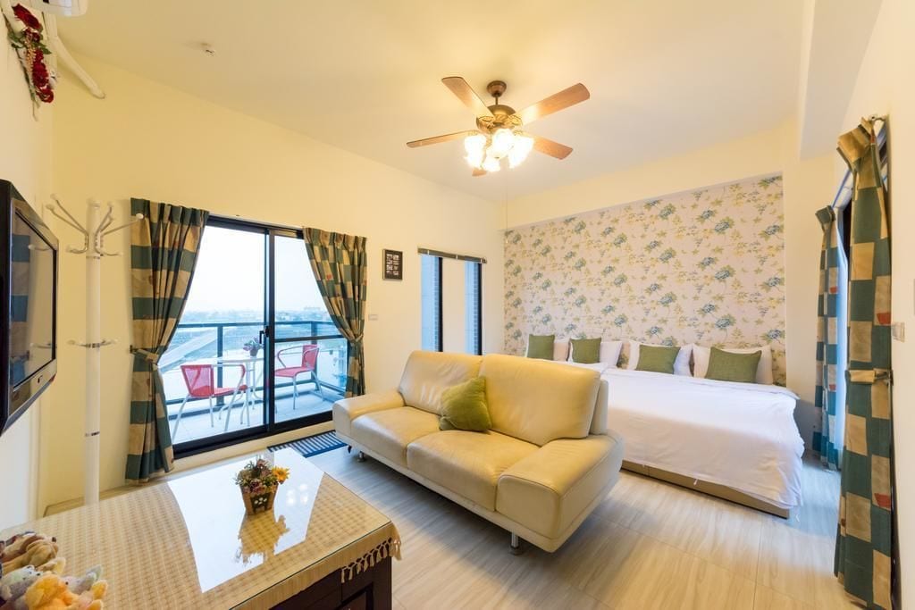 Blackout curtains, soundproofing, free WiFi, bed sheets