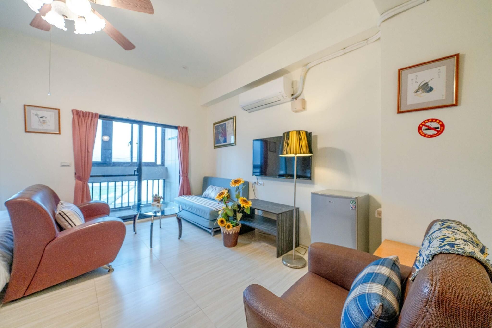 Cortinas blackout, sistema de insonorización y wifi gratis 