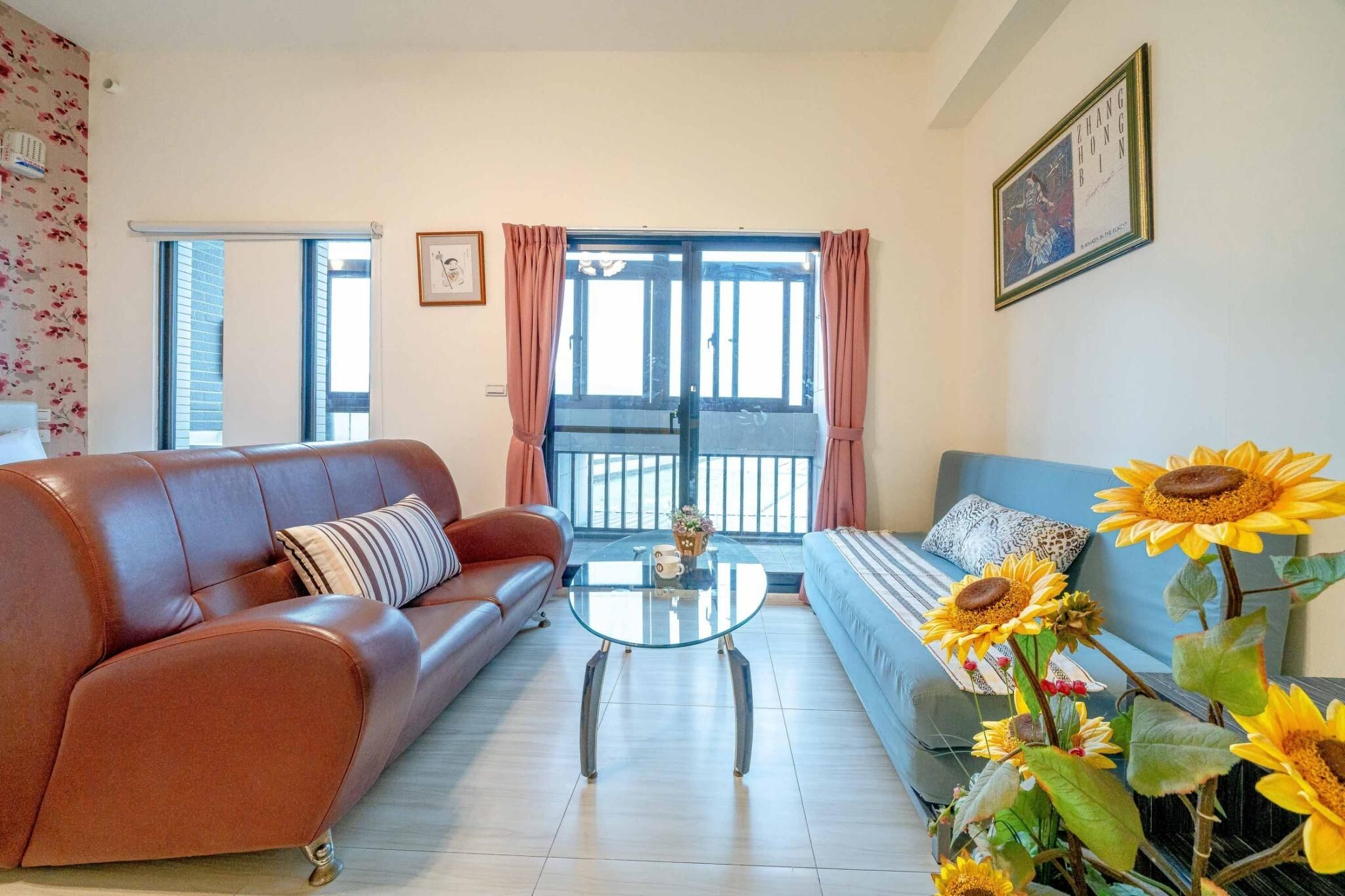 Family Room (201) | Blackout drapes, soundproofing, free WiFi, bed sheets