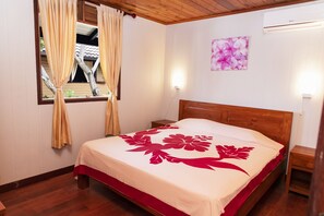 Standard-Bungalow, 2 Schlafzimmer, Meerblick | 2 Schlafzimmer, Allergikerbettwaren, Zimmersafe, individuell dekoriert