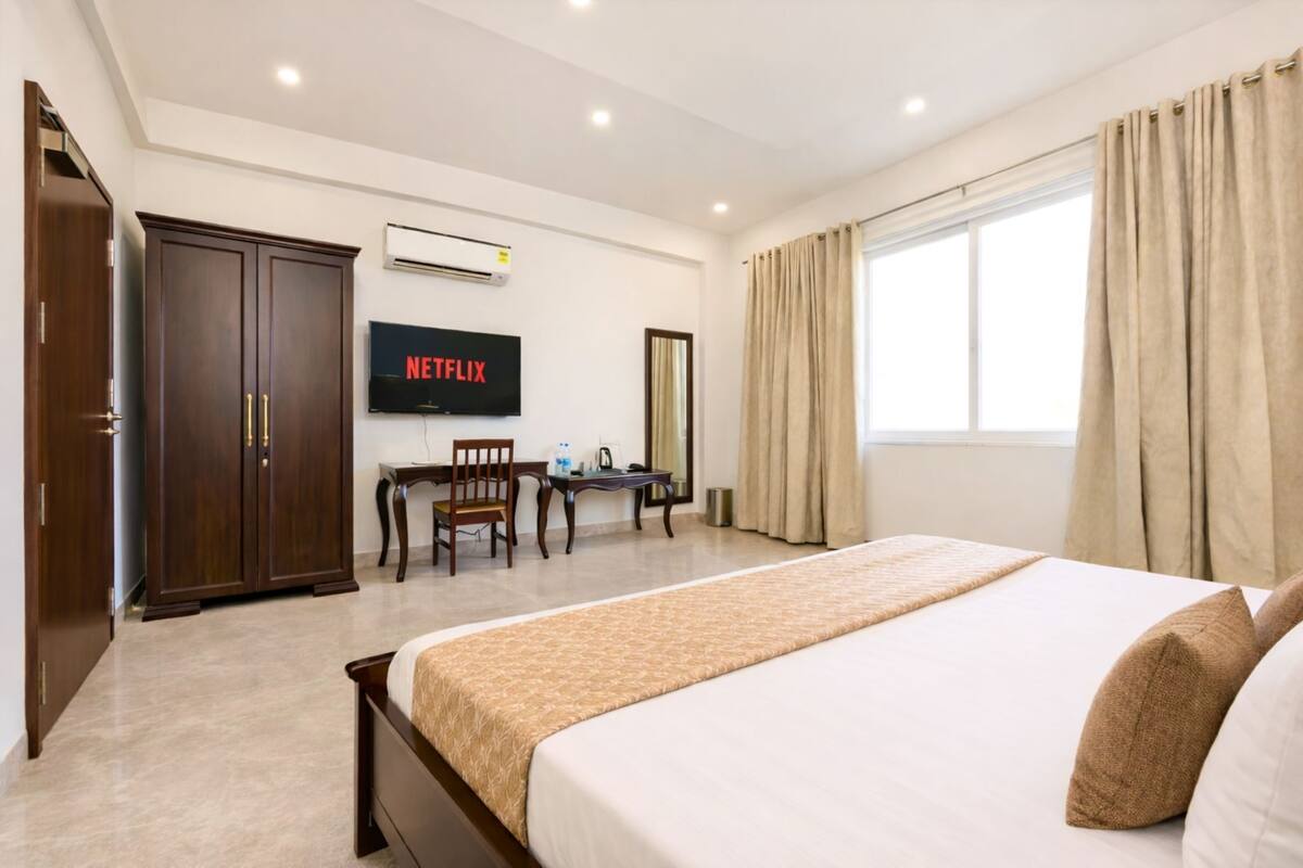 ห้องพรีเมียมสำหรับสี่ท่าน, 1 ห้องนอน, ปลอดบุหรี่, ห้องน้ำรวม | 2 ห้องนอน, ตู้นิรภัยในห้องพัก, โต๊ะทำงาน, พื้นที่ทำงานแบบใช้แล็ปท็อป