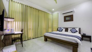 Standard Quadruple Room, 1 Bedroom, Non Smoking, Shared Bathroom | 2 bedrooms, in-room safe, individually decorated, individually furnished