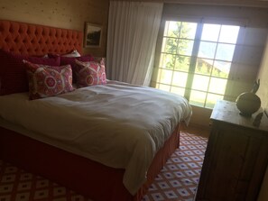 4 chambres, fer et planche à repasser, Wi-Fi, draps fournis