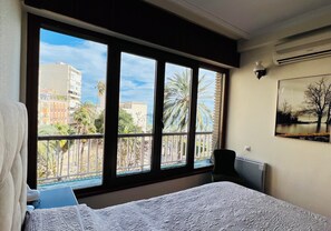 3 bedrooms, desk, iron/ironing board, WiFi